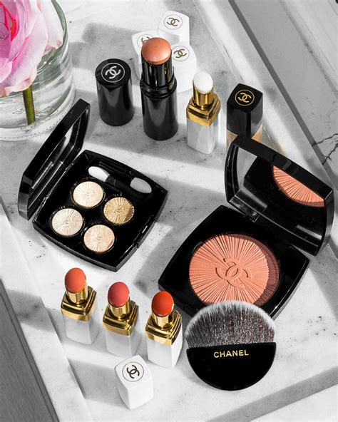 chanel maquilhagem|Chanel spring 2022 makeup collection.